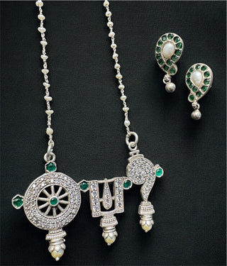 The Vajra Shankhu, Chakra Nama Silver Pearl Necklace & Earrings (Oxidised)