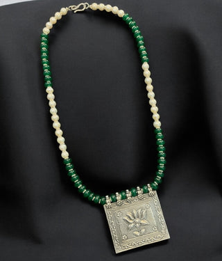 The Mrunal Silver Onyx & Pearl Necklace