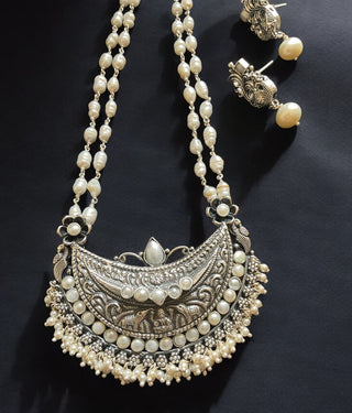 The Kadambari Kokkethathi Silver Pearl Necklace