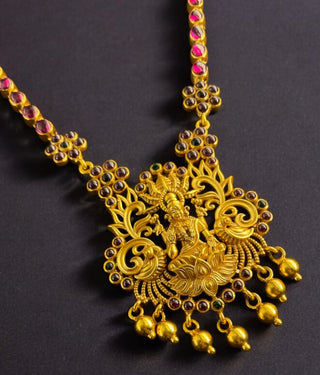 The Samiksha Silver Kemp Lakshmi Necklace