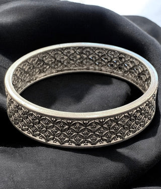 The Monabi Silver Filigree Bangle- Single( Oxidised/Size/2.2/ 2.4/2.6/2.8)