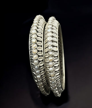 The Moti Tode Silver Pearl Bangle- Single (Oxidised-Size/2.2/ 2.4/2.6/2.8)