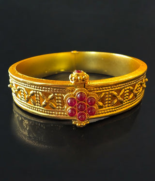 The Atyukti Silver Antique Openable Bracelet-Single (Size/2.2/2.4/2.6/2.8)