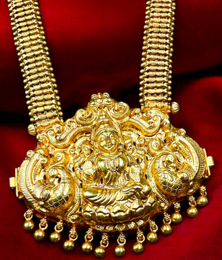 The AiswaryaLakshmi Silver nakkasi Necklace & Waistbelt