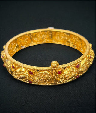 The Nihira Silver Lakshmi Nakkasi Openable Kada - Single (Size/2.2/2.4/2.6/2.8)