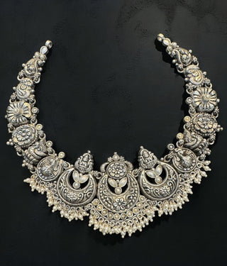 The Niyati Silver Pearl Nakshi Necklace (Oxidised)