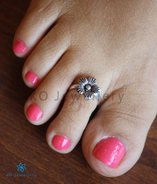 Aditri Silver Toe-Rings