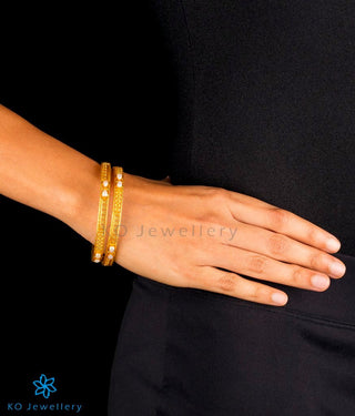 The Rasodbhava Silver Pearl Bangle- Single (Size 2.2/2.4/2.6/2.8)