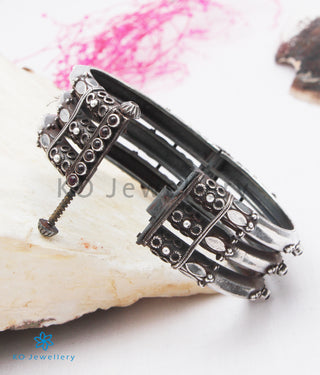 The Kumud Silver Coorgi Bracelet-Single (Three layers/Oxidised/Size 2.2/2.4/2.6/2.8)