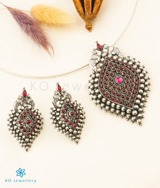 The Dvikarani Silver  Pendant Set (Oxidised/Thin Chain)