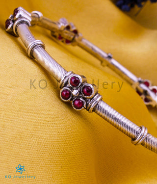 The Pratham Silver Bangle-Single (Oxidised/Size 2.2/2.4/2.6/2.8)