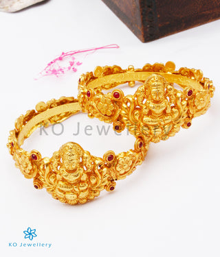 The Dhriti Silver Lakshmi Bangle (Size 2.2/2.4/2.6/2.8)