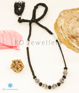 The Dhrishya Silver Thread Necklace (Black/Small)