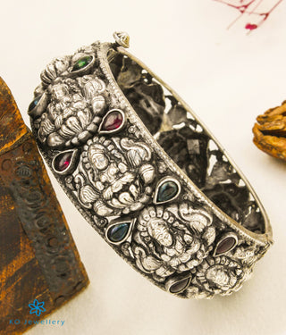 The Kritika Silver Lakshmi Nakshi Bracelet-Single (Oxidised) (Size/2.2/2.4/2.6/2.8)