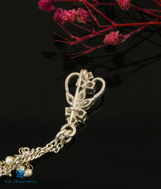 The Yuvraj Silver Pearl Brooch (Green/Bright Silver)